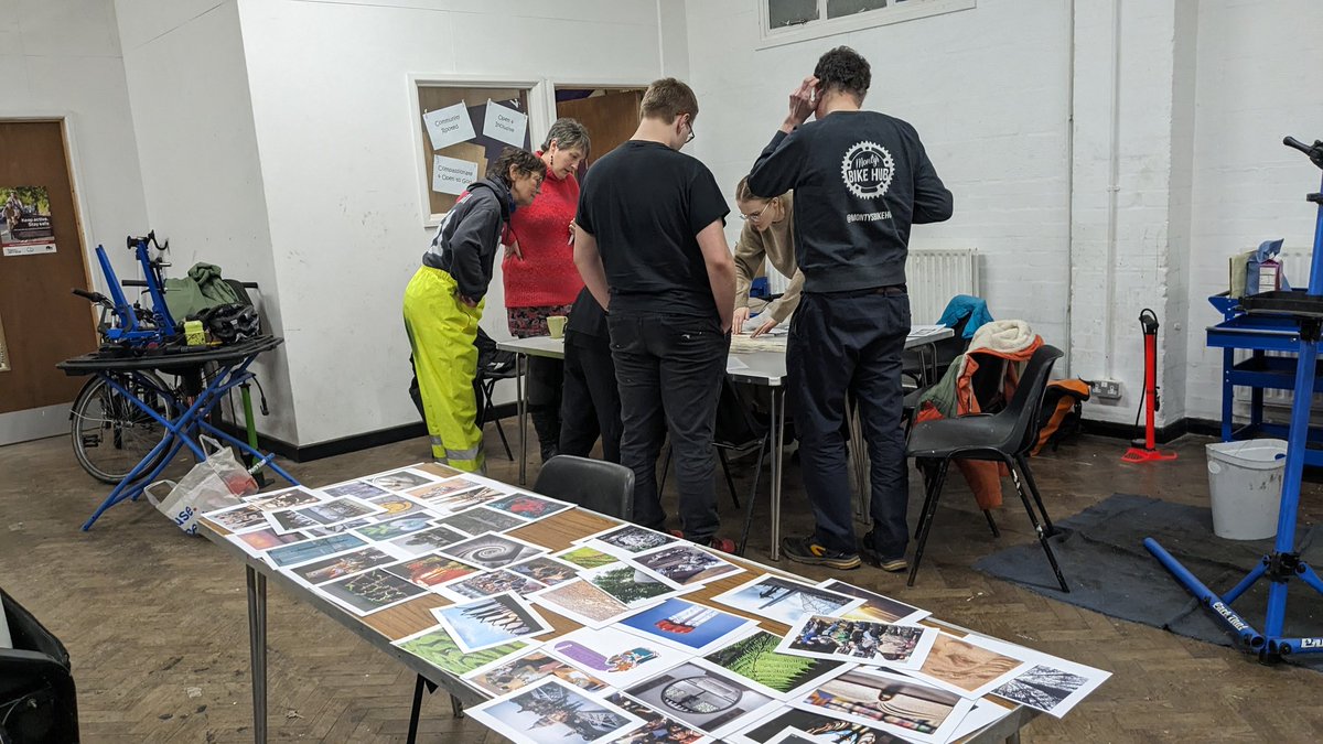 Monty's Bike Hub (@montysbikehub) on Twitter photo Big thanks to <a href="/kinge_rebecca/">Rebecca Kinge</a> from <a href="/SouthamptonVS/">SouthamptonVS</a> who met with a few of our volunteers to run a workshop to help us think about what our values are as a group. It was great to think about these things & we will be using the outputs from this session to help shape our future. Big thanks to <a href="/kinge_rebecca/">Rebecca Kinge</a> from <a href="/SouthamptonVS/">SouthamptonVS</a> who met with a few of our volunteers to run a workshop to help us think about what our values are as a group. It was great to think about these things & we will be using the outputs from this session to help shape our future.