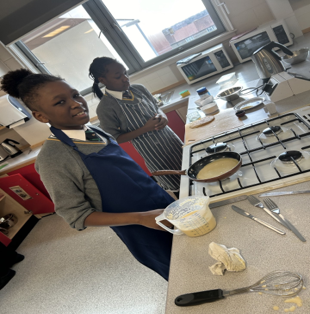 bonus_pastor's tweet image. The Year 8 Food Tech lessons have been busy making Pancakes which was a big hit 🥞👩‍🍳 Learning the art of flipping and garnishing – delicious AND educational! #FoodTech #CookingSkills
