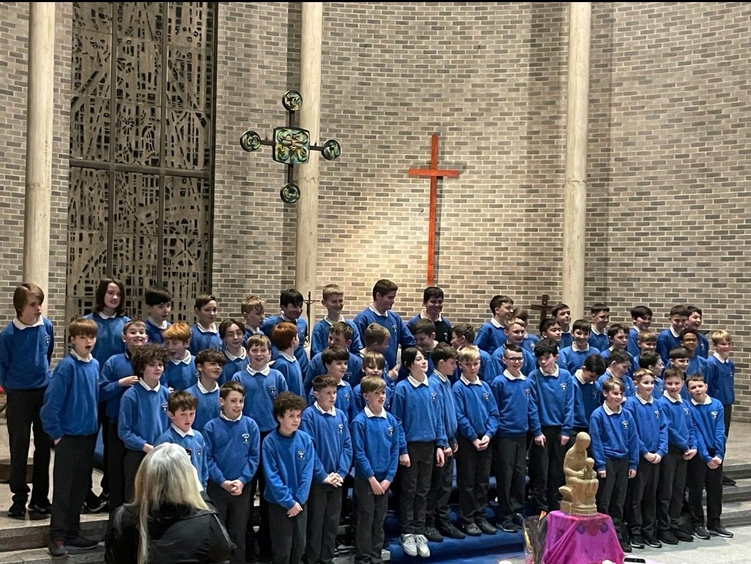 6th class pupils celebrated the Ceremony of Light last night, with their parents, teachers and Fr. Ultan. It was a very special occasion, as part of the preparation for Confirmation.