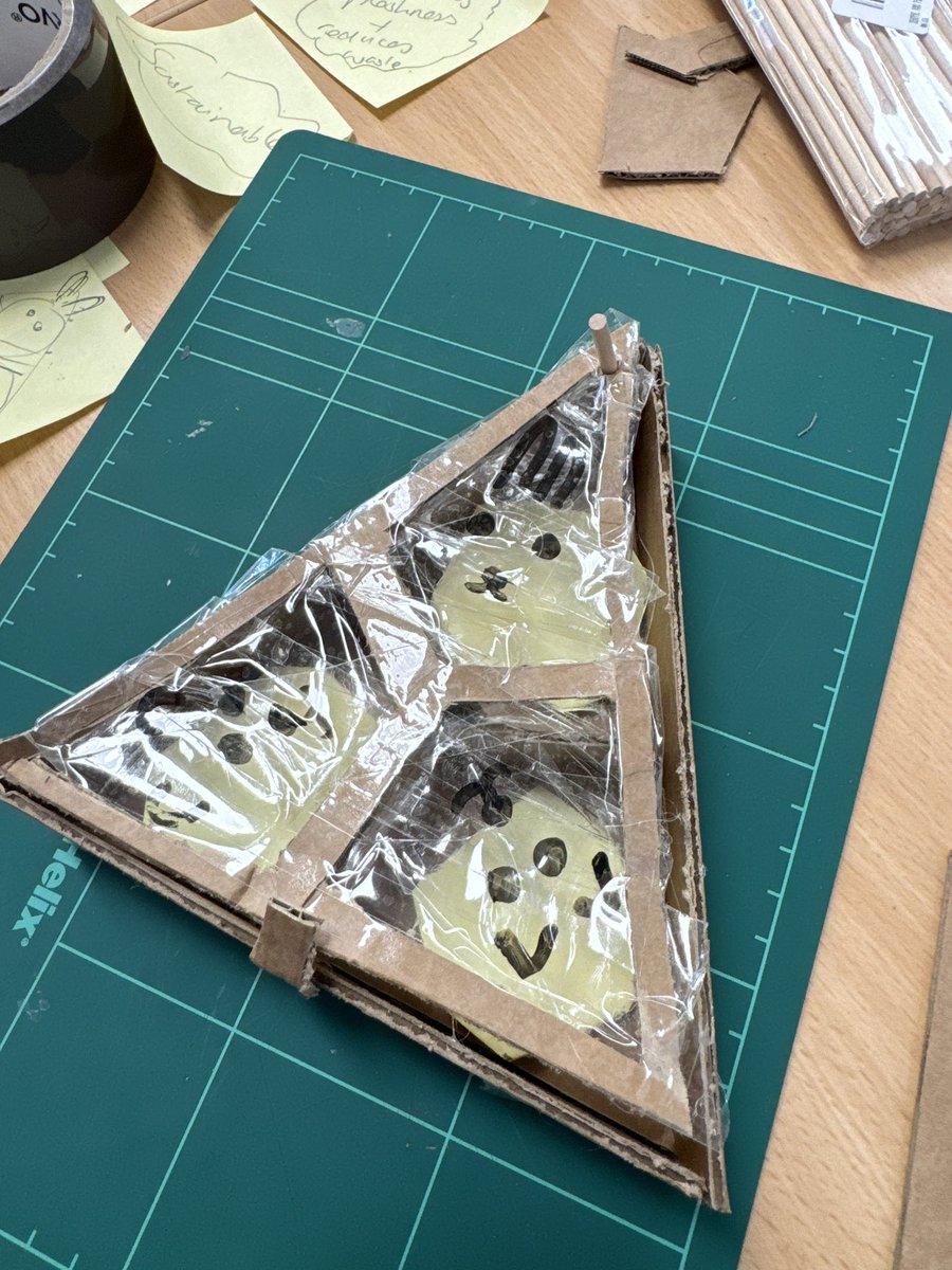 I loved taking part in the Inventor Club cookie holder design workshop at AIEDUCATION’24 in Bucharest! I’ve been very interested in the role of AI in the design process and it was an brilliant creative assistant and Design Thinking tool @MWemyss_AIGuy