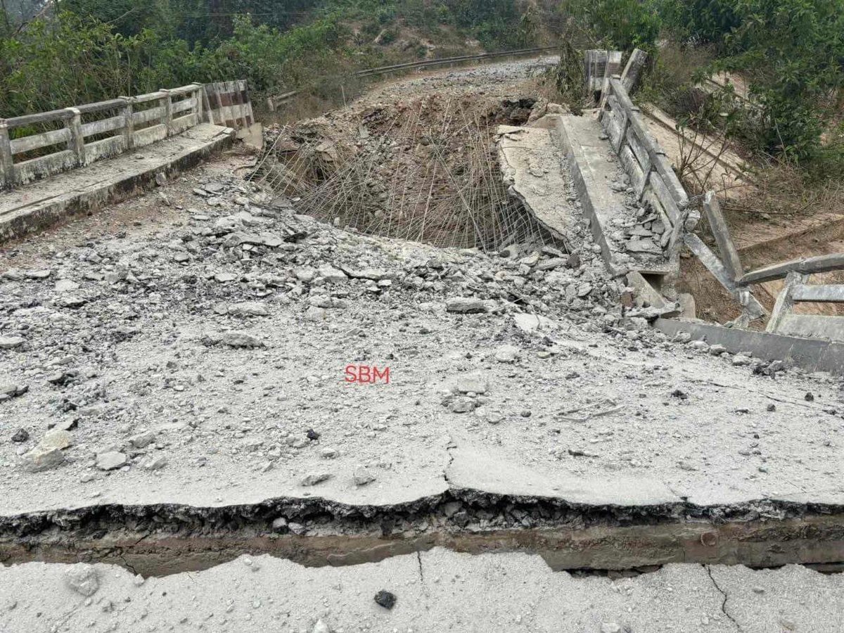 On Mar 6,2024 PyinThar bridge on Bilin-Natgyi-Pyarpon was destroyed by #KNU #PDF terrorists can be seen by a photo footage of a local who has posted it on the social media. Is Destroying Public infrastructure their revolution? #WhatsHappeningInMyanmar @MayWongCNA @TostevinM @CNN