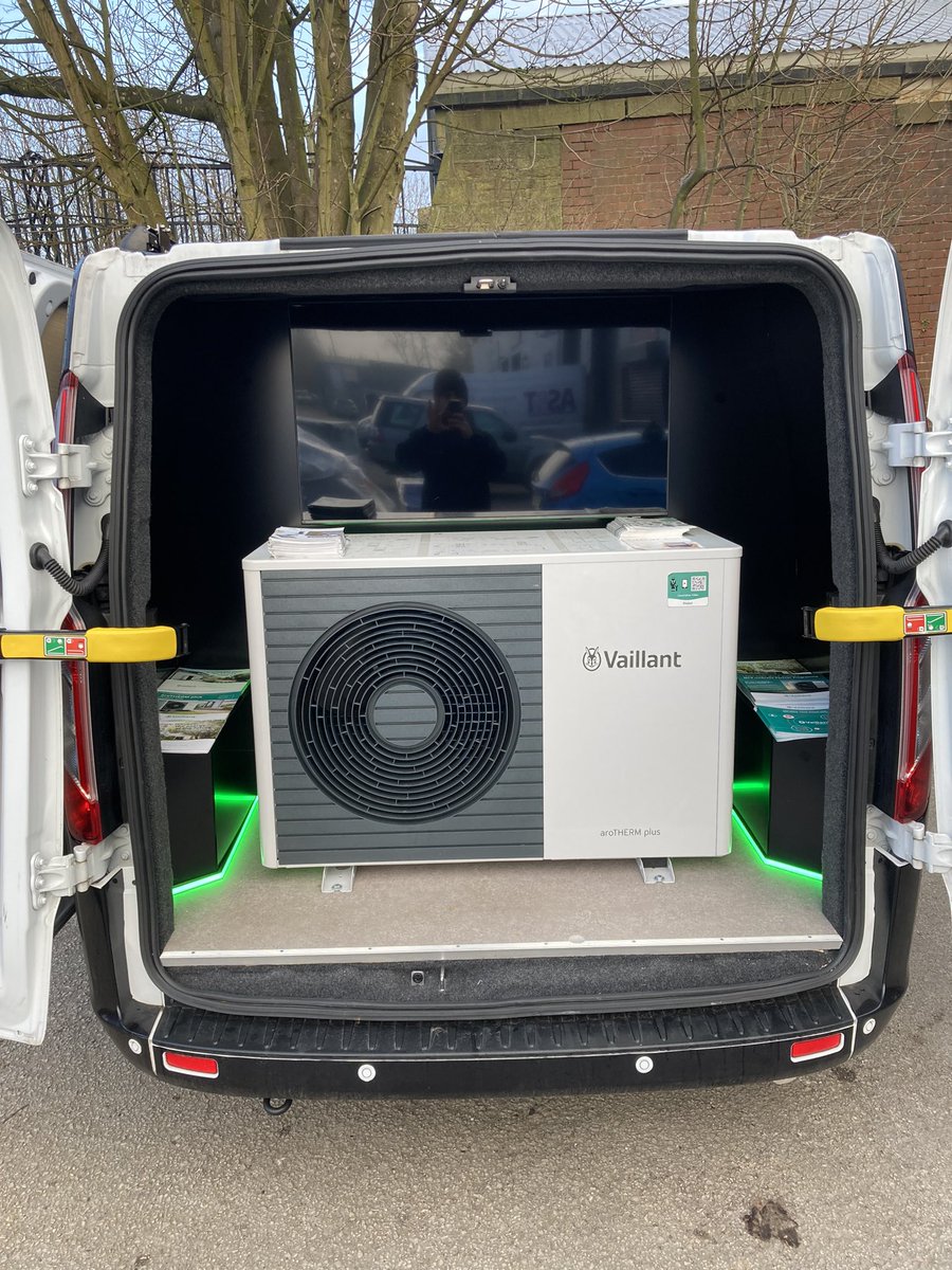 Stop 3 on the <a href="/vaillantuk/">Vaillant UK</a> show van tour, here this morning at @Plumb_Centre Rochdale (OL11 1NS) 💚

Drop by to find out how Vaillant UK is helping installers transition into renewables:

•System &amp; Design Team ✅
•Training ✅
•Umbrella Scheme ✅
•Aftersales Support ✅