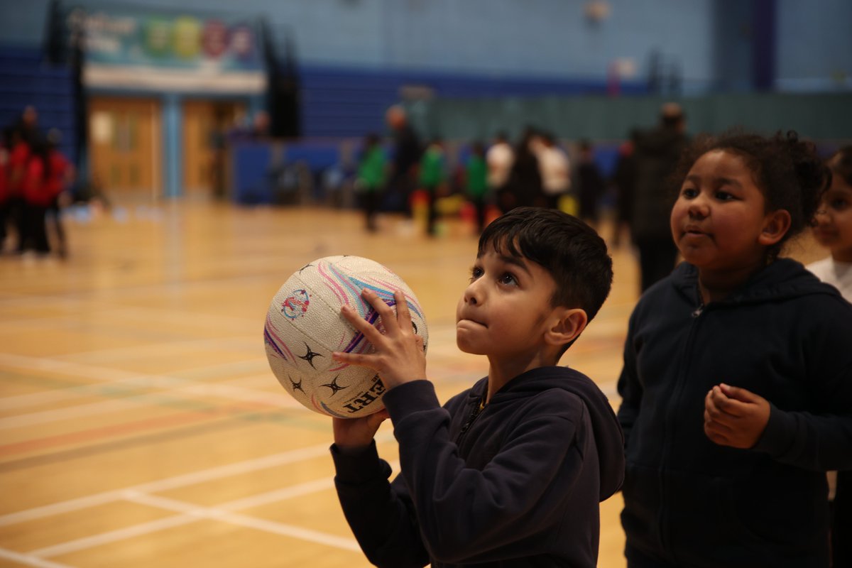 BroadfieldPri's tweet photo. It was the year 3&amp;4s turn to experience the multi skills event organised by @OACoaching yesterday. We had a great time! The children represented Broadfield fantastically displaying our school values. #togetherwecanachieve https://t.co/zJerDCzAbY
