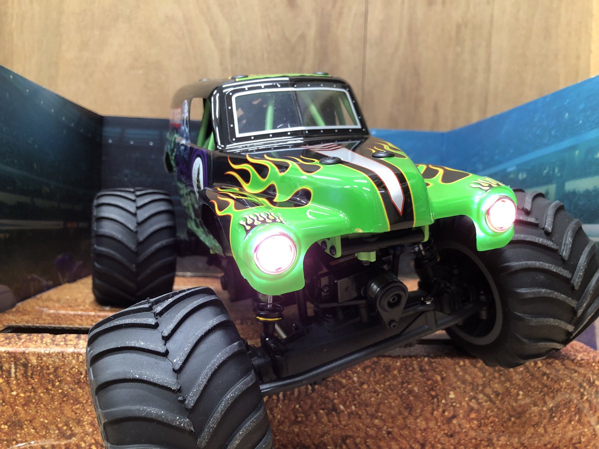 hiro1227mu's tweet image. コレは！　ヤバいラジコン手に入れた。
富士山の麓にはもってこいの車。
#obl #losi