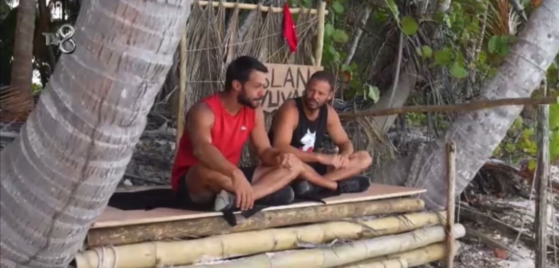 Bu ikisi siz hepiniz hodri meydan bu ikisi buyuk agir taştır altında kalırsinız