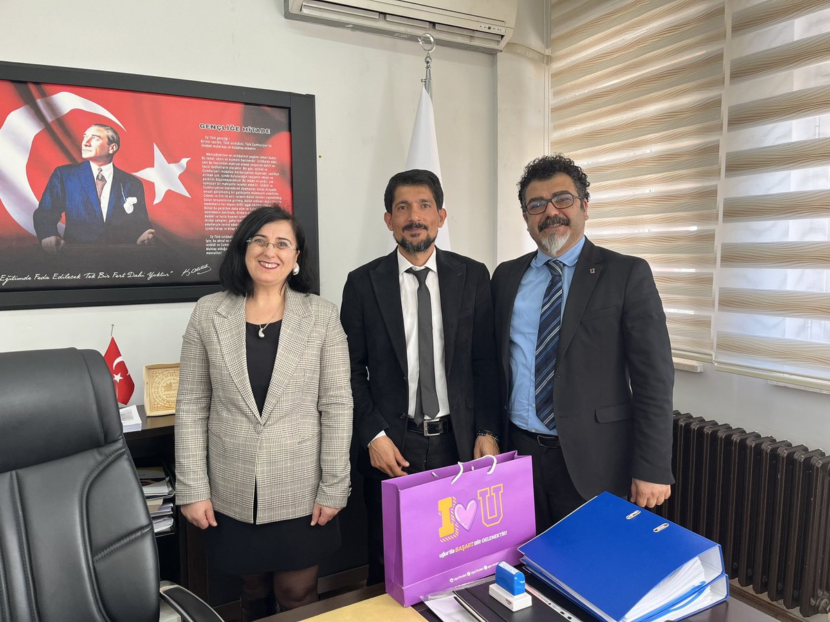 Uğur Okulları Muratpaşa Kampüsü olarak ziyarette bulunduğumuz yeni velimiz , Şehit Özcan Şenol Mesleki ve Teknik Anadolu Lisesi Müdürü Sayın Hüseyin TARAKÇI’ ya misafirperverliği ve hoş sohbeti için çok teşekkür ederiz. 💐