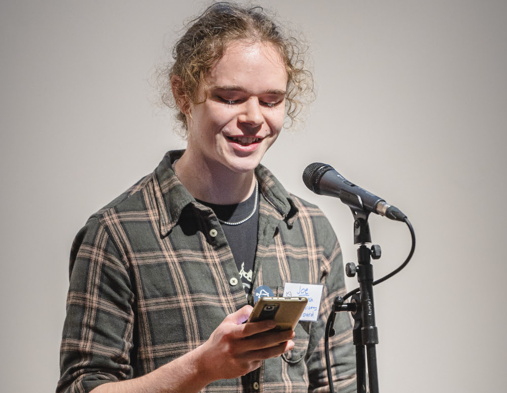 Speakeasy is our bi-monthly spoken word open mic night at @nottmplayhouse . Led and curated by our youth board member Abi Hutchison, it provides a chance for young poets to share words and time together. The next event is on 22 March! Tickets are free: nottinghamplayhouse.co.uk/project/speak-…