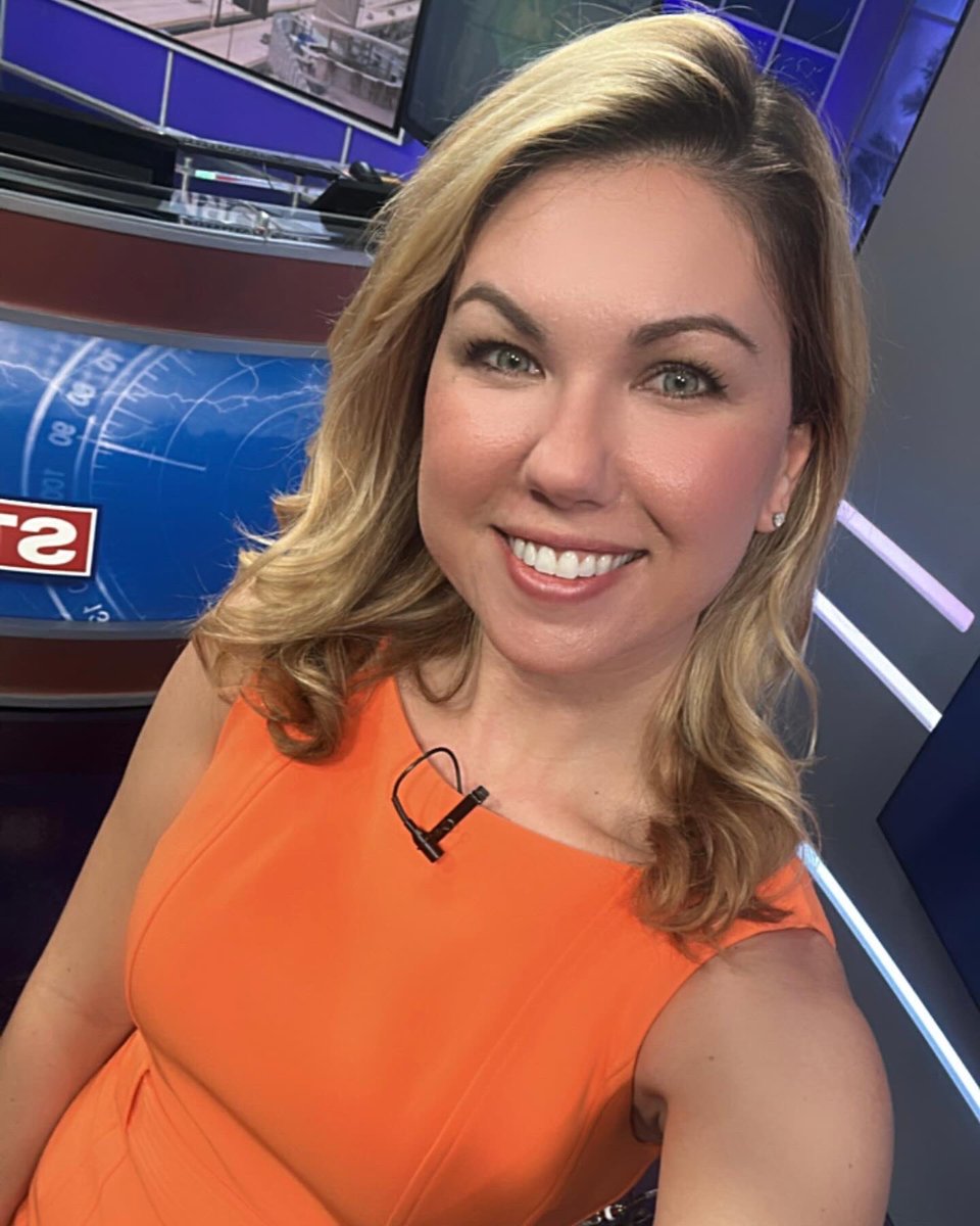 AmandaMckNews's tweet image. Today marks six years at FOX35 Orlando! I don’t know how the years have flown by so fast! Love this team! 💙 #FOX35