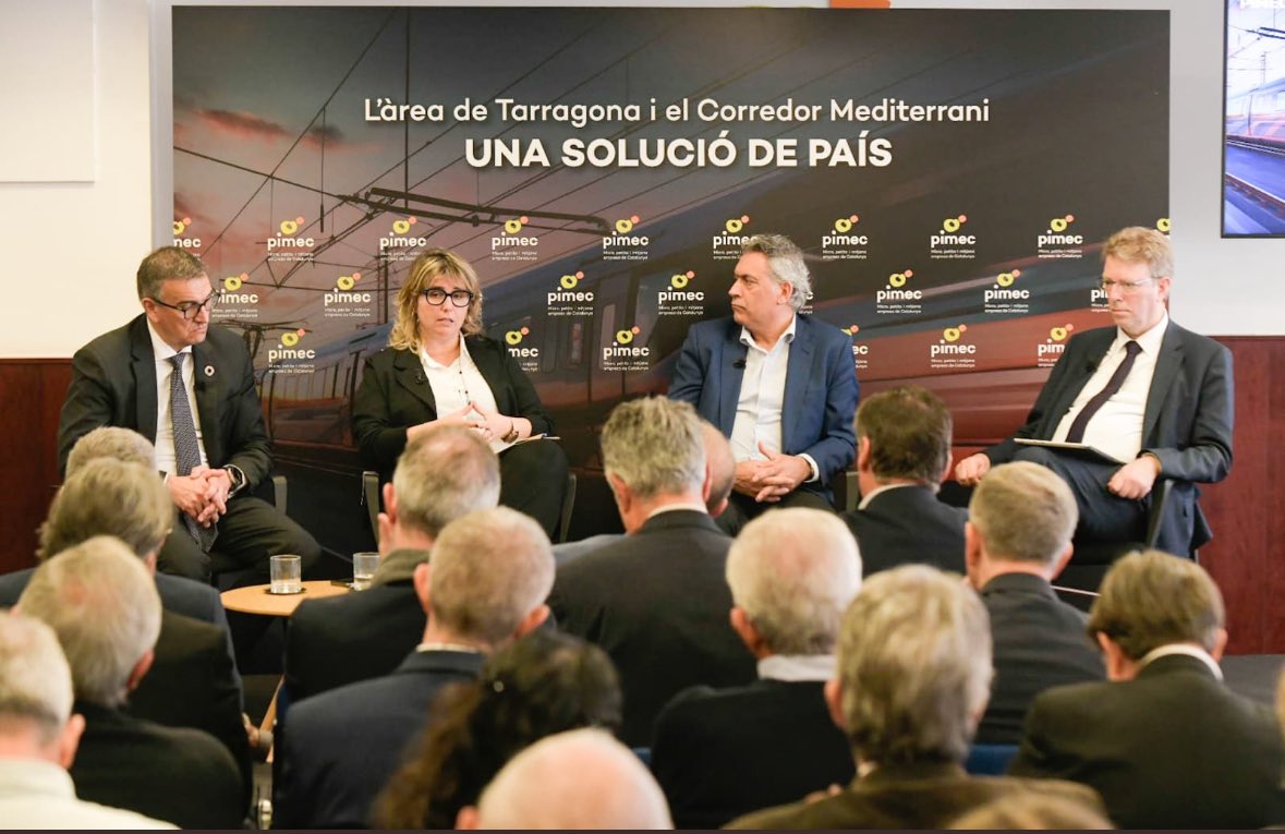 Amb @CiuranetaRiu, el president @aeqtonline, @icanagueral, i la presidenta de la @feht_tarragona, @bcabre, parlem de repercussió economicoempresarial que pot tenir el #CorredorMediterrani al Fòrum @PIMEC “ L’àrea de #Tarragona  i el Corredor del Mediterrani Una solució de país “