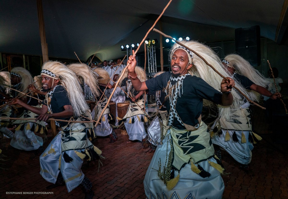 Nyamuberwa n' inkindi mu <a href="/Ibihame_cyane/">Ibihame by' Imana</a> 
<a href="/k_triennial/">Kigali Triennial</a> 
📸: STEPHANIE BERGER PHOTOGRAPHY 🙏