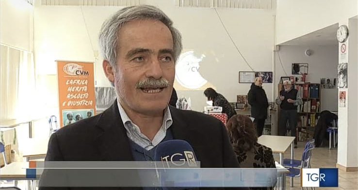 Nella sede #cvm abbiamo parlato di #bambinidistrada, minori che, a causa di povertà e abbandono, sono costretti a vivere da soli, tra mille pericoli e stenti, in cerca di cibo e lavoro. Non fanno esperienza dell’infanzia, non vanno a scuola. Progetto #STREAM.