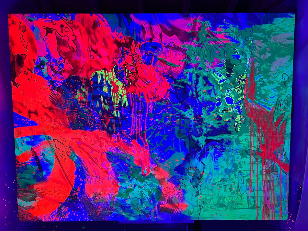 Here's the whole physical+digital UV painting so far using line-work from my virtual abstract paintings V-AB bringing out the #phygital #OpenBrush #abstractpainting #painting #AlisonGoodyear #VRultra #experimentalpainting #ultracontemporaryart #VRpainting #expandedpainting #VRart