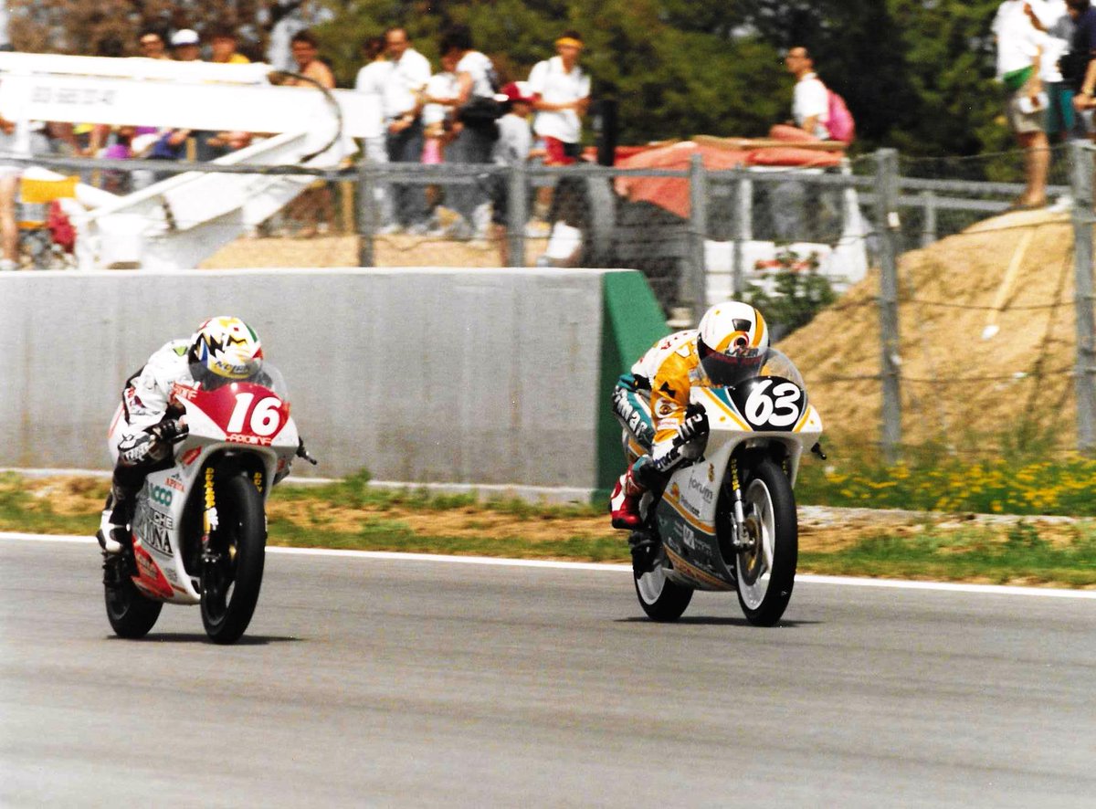 Llega el primer Gran Premio de la temporada y he pensado que os gustaría ver alguna foto de mi primer Gran Premio. ¡Aquí las tenéis! @MotoGP #MotoGP @Circuitcat_cat @Circuitcat_es