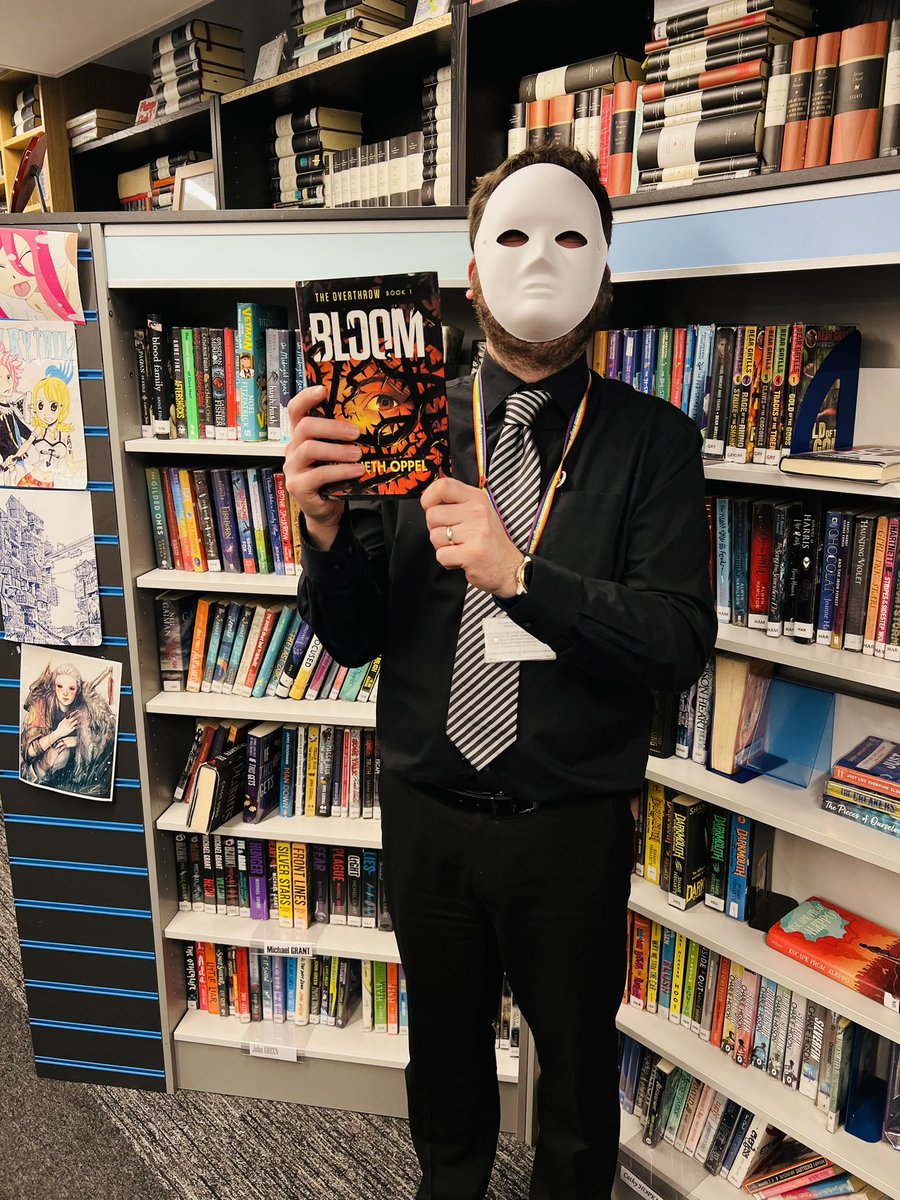 The Masked Reader, a great way to engage and terrify students at the same time. @kennethoppel