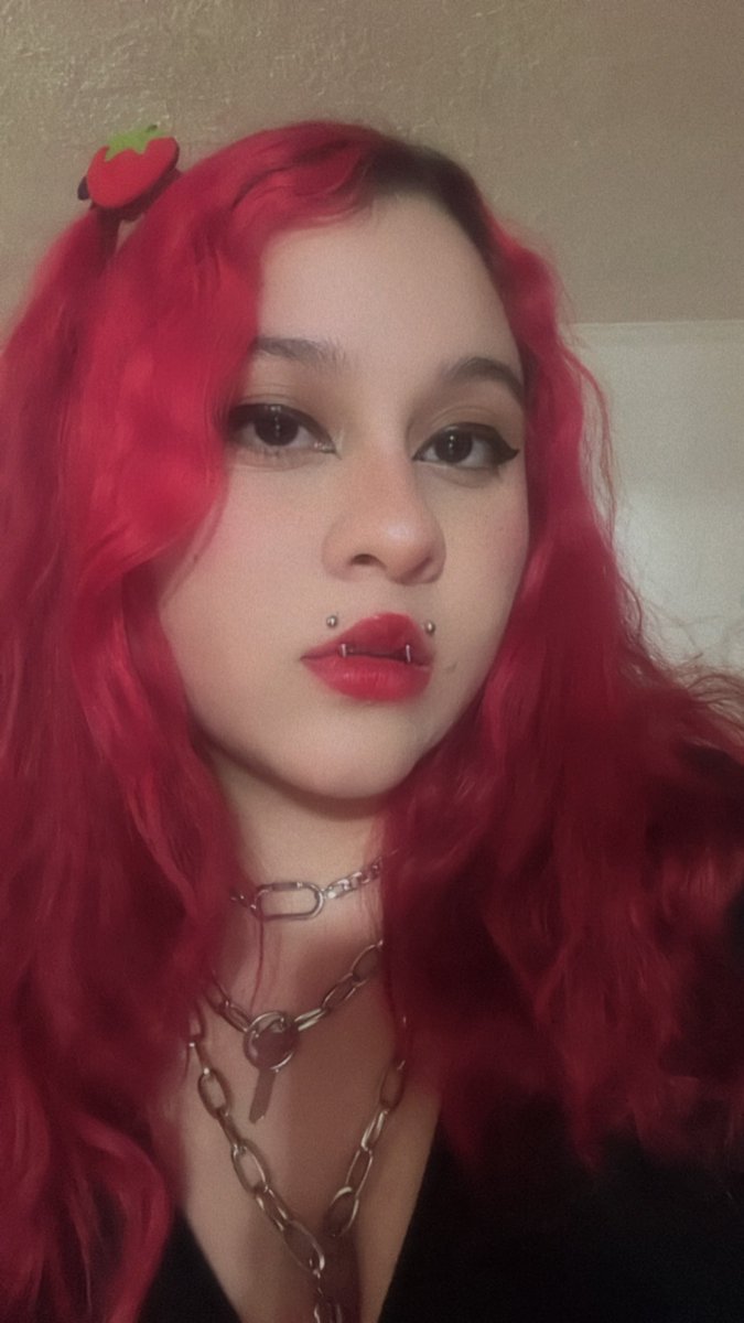 nt_cosgames's tweet image. If you could have any piercing, which one would it be?(these are fake but they look very cool/pretty ☺️❤️) #angelfangs #alternative #alternativelook #twitch #twitchstreamer #StreamerCommunity #smallstreamer #streamergirl #piercings