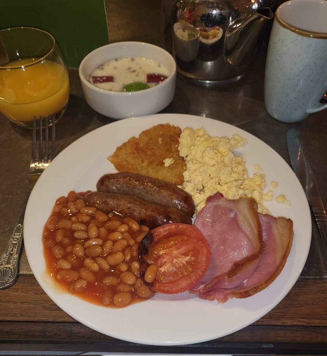 Before every parade a hearty breakfast... any excuse..Investiture Day is here... PC1731Daniel FlemingKPM @Humberbeat @ACC_TMc @HumbersideFire @HumbersidePCC @erhighsheriff @HullLordMayor