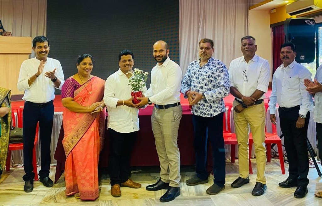 Congratulations to Shri Sushant Harmalkar on being elected unopposed as the Vice Chairperson of the Mapusa Municipal Council. 

Wishing him the utmost success in devoted service to the people. 

#Congratulations #SushantHarmalkar #JoshuaDeSouza #StrongerMapusa #Mapusa #Goa #India