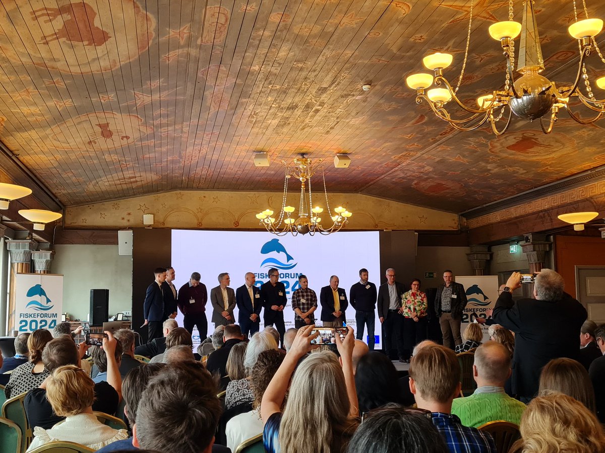 Två dars #Fiskeforum inlett där yrkesfiske, sportfiske, fiskevård möts. På frågan: finns det nåt ni är överens om, svarar Anton Paulrud från #Pelagikerna "ät mer sill..." <a href="/havochvatten/">HaV</a> <a href="/Jordbruksverket/">Jordbruksverket</a>