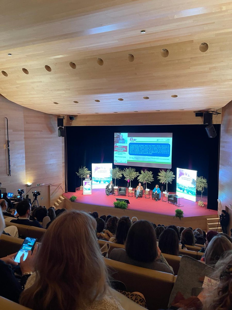 Empezamos con fuerza el 17 Congreso de la <a href="/SEContracepcion/">SEC</a> en #Logroño con un lleno absoluto.
Calidad científica y reencuentros, en el marco de una región maravillosa.
<a href="/SAContracepcion/">SAC</a> <a href="/SoVaMFiC_Amujer/">GdT Atención a la Mujer SoVaMFiC +S</a> @Semfycmujer