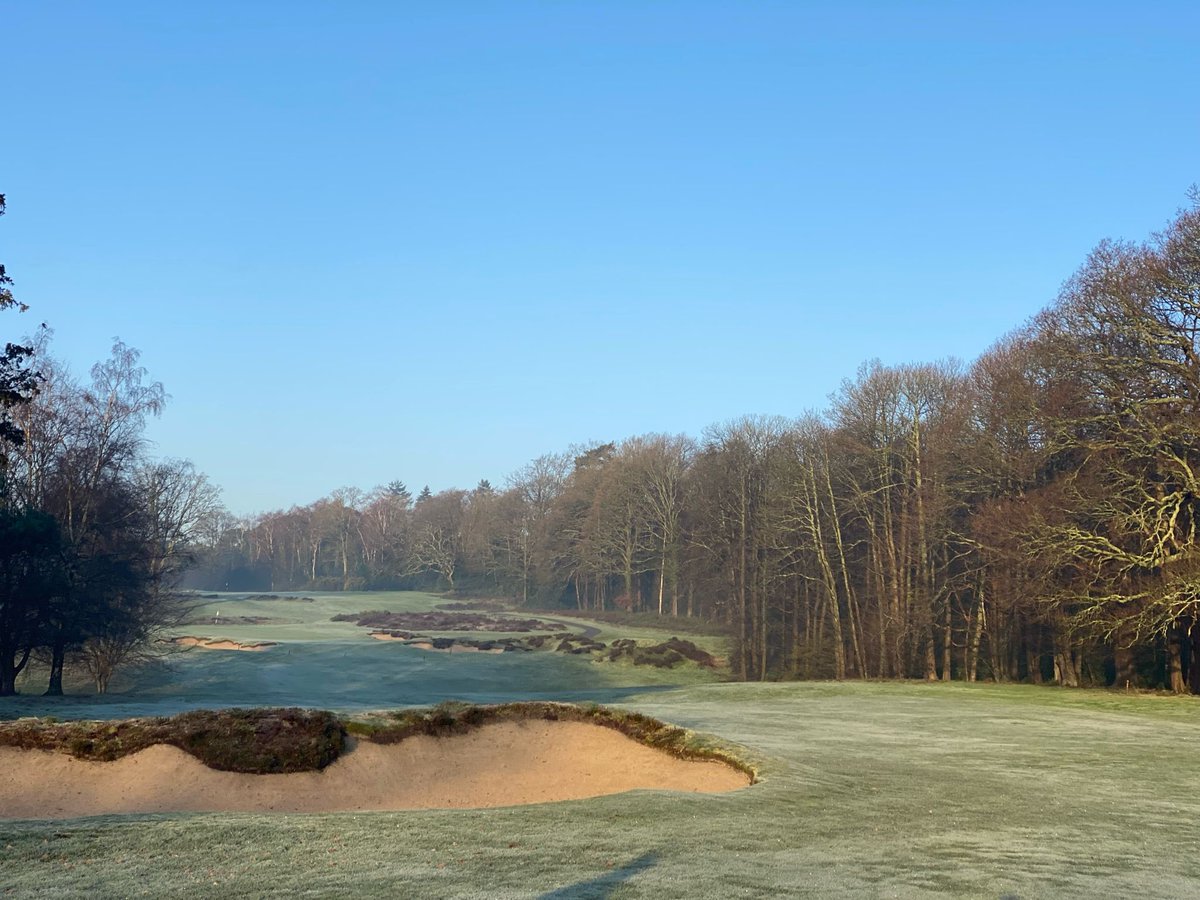 A rare sighting of the ☀️ this morning! 😍⛳️