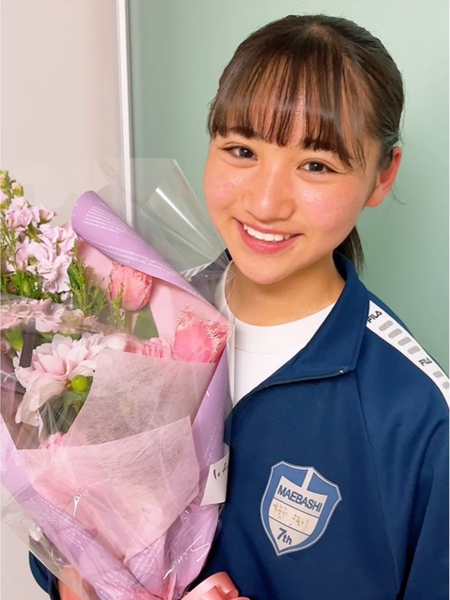 今日はお隣の奥さんの誕生日なので

お花をプレゼントしました

よろこんでくれました

ひらり

#花束
#プレゼント
#中学生