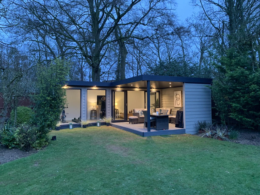 Do you need #planningpermission for a #gardenroom? most are built under #permitteddevelopment Our latest blog post breaks down everything you need to know: tinyurl.com/4ttjyjsz This one didn't need planning permission. #eastmidsheadsup @MadeinBritainGB @madeinthemids