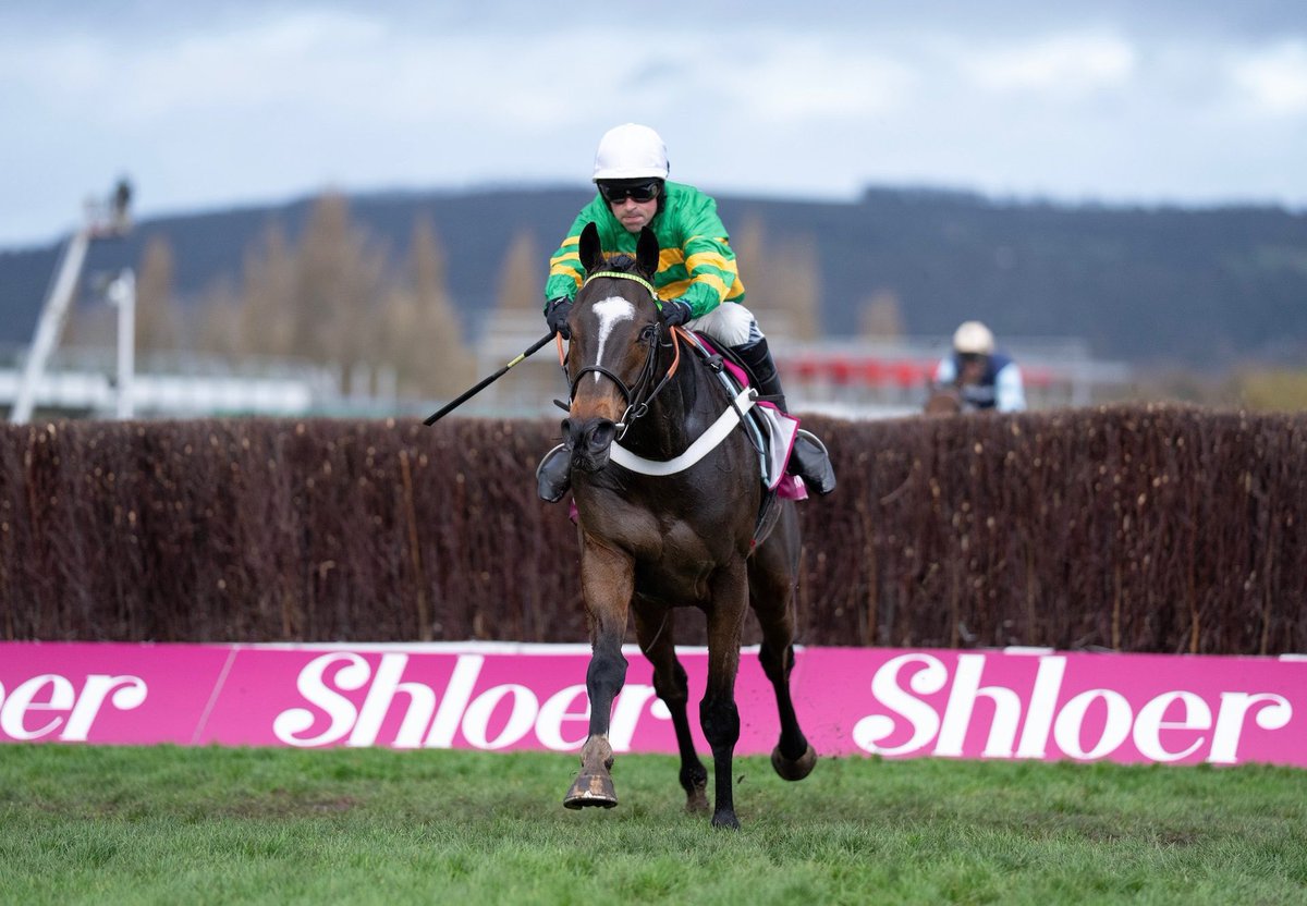 Cheltenham Festival Ticket Giveaway! 

2 x Club Badges for Wednesday 🎫 

Simply Follow, Share and Tag a Friend you would bring with you 📱 

Will Jonbon upset El Fabiolo?