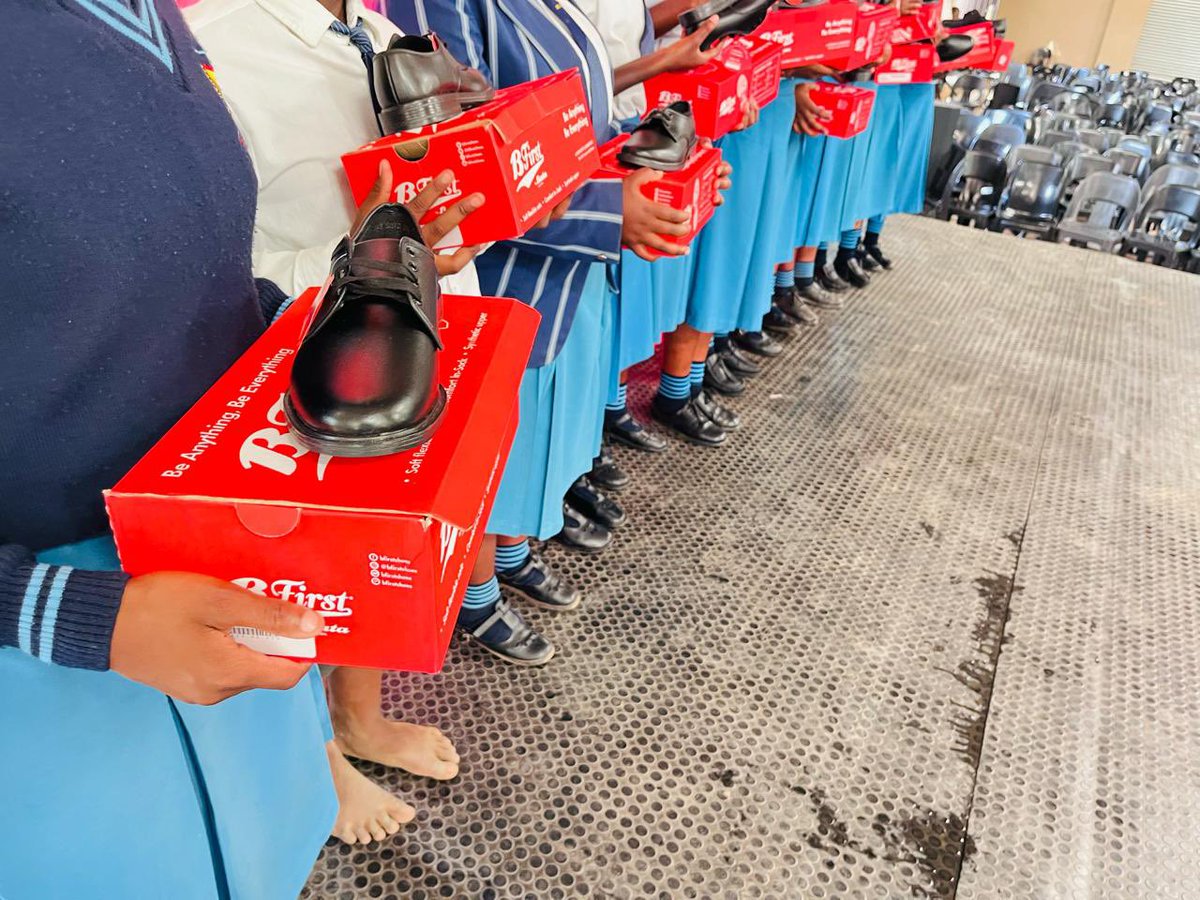 ExhibForAChild's tweet photo. Donating school shoes to underprivileged learners is important because it can remove a barrier to education. Many children in need may not attend school due to lack of appropriate footwear, which affects their self-esteem, health, and ability to participate fully in school. https://t.co/uc16xJ7j78
