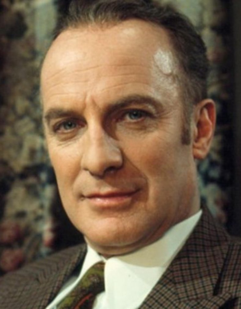 Vandaag liedjes van Wim Sonneveld tgv 50e sterfdag (8/03). O.a. Het Dorp en  Tearoom Tango (je hebt me belazerd en bedonderd). Ook: Het lachen wat we samen deden. Geschreven door Wiegersma IM Sonneveld. De muziek is van de Ruud Bos.