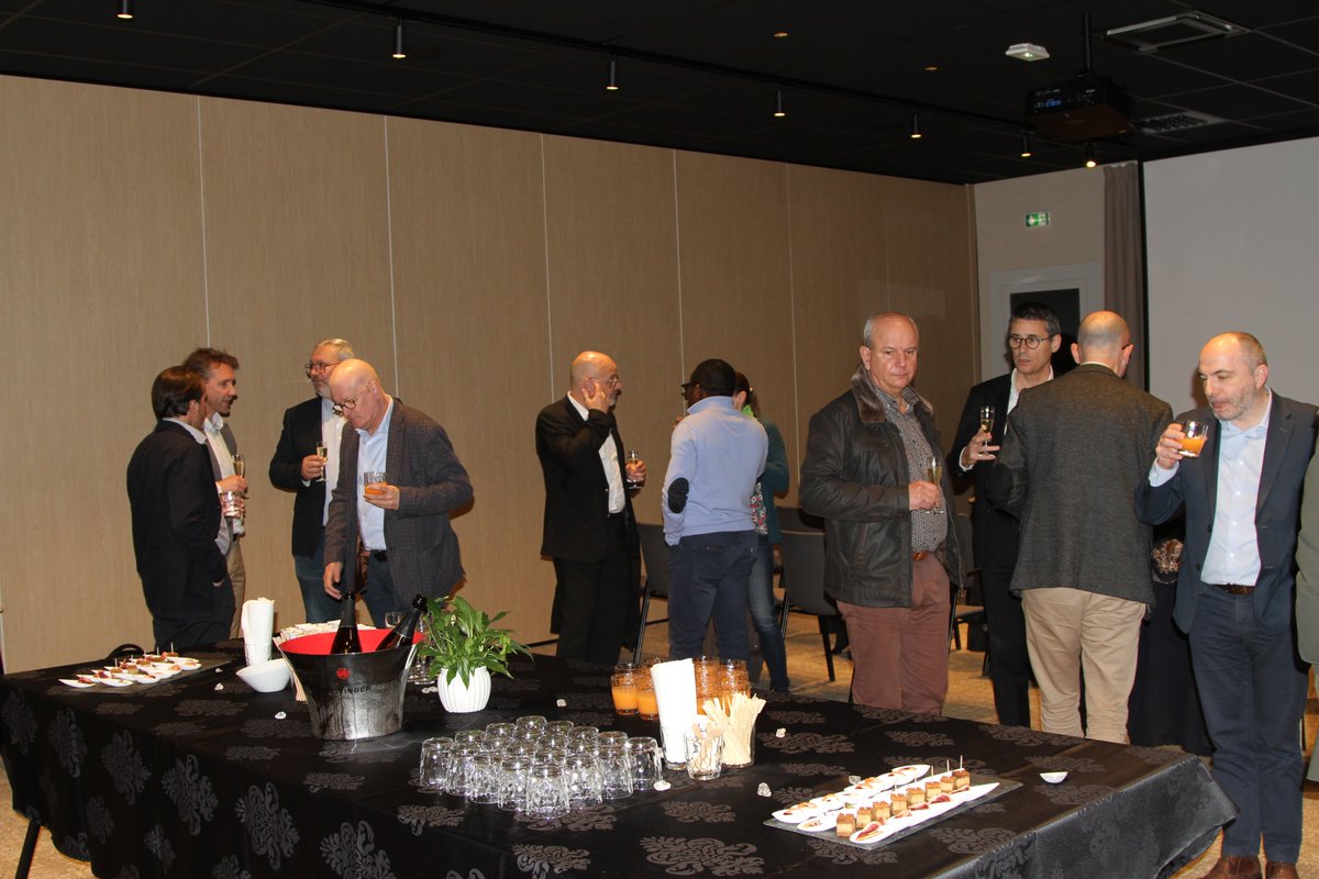 IFEC (@ifecsyndicat) on Twitter photo 🙏à <a href="/jylec49/">Jy lechevestrier</a> Président de la section #IFECMaineAnjou et Président du #CROEC Pays de la Loire, Grégory BURBAN, Fabrice BARRIER, candidats à la présidence du #CROEC Pays de la Loire, à l'#IFECMaineAnjou et l'ensemble des #consœurs et #confrères pour leur #accueil et #participation. 🙏à <a href="/jylec49/">Jy lechevestrier</a> Président de la section #IFECMaineAnjou et Président du #CROEC Pays de la Loire, Grégory BURBAN, Fabrice BARRIER, candidats à la présidence du #CROEC Pays de la Loire, à l'#IFECMaineAnjou et l'ensemble des #consœurs et #confrères pour leur #accueil et #participation.