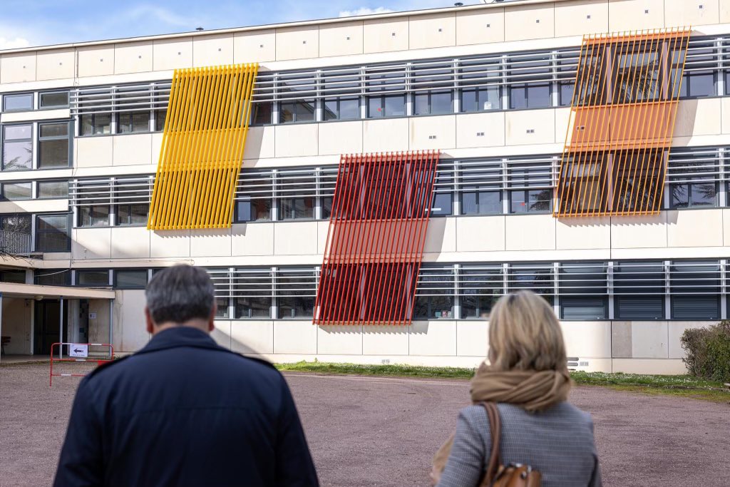 🏗️ Inauguration du lycée des Marcs d'Or, où près de 6 millions d'euros ont été investis dans des travaux de rénovation thermique pour deux bâtiments.

#Dijon