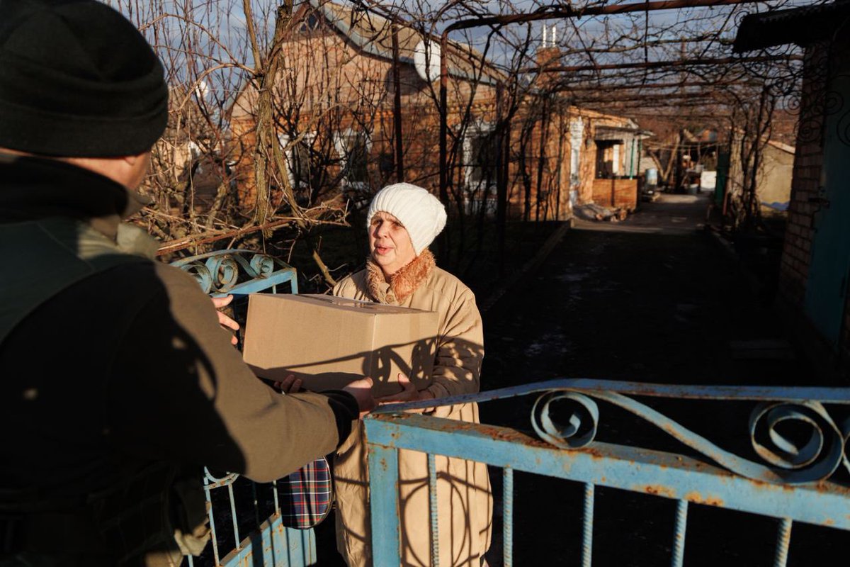 UaEmergencyFood's tweet photo. Over 1500 families in Nikopol and Marhanets districts received vital aid - food parcels, hygiene kits, and clean water. Grateful for the support, ensuring food assistance for up to 60 days for these families.
1/1 https://t.co/zijhrmjsXx
