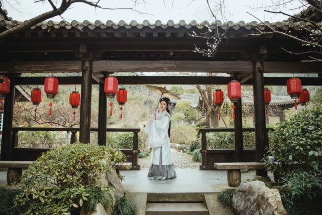 MeetZhoushan's tweet photo. Scattered throughout #Putuo district in #Zhoushan, #Zhejiang province are ancient buildings that exude captivating beauty and encapsulate a rich cultural #heritage. Here are a few of the highlights. https://t.co/UPUrluoSmD