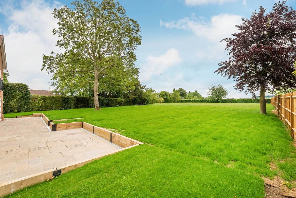 Forayshomes's tweet photo. Do you have a piece of land you’re unsure what to do with?

If you do and would like to discuss what the potential development possibility may be, please call us!

☎️01252 733885
✉️theteam@forays.co.uk https://t.co/6V1C3ALi35