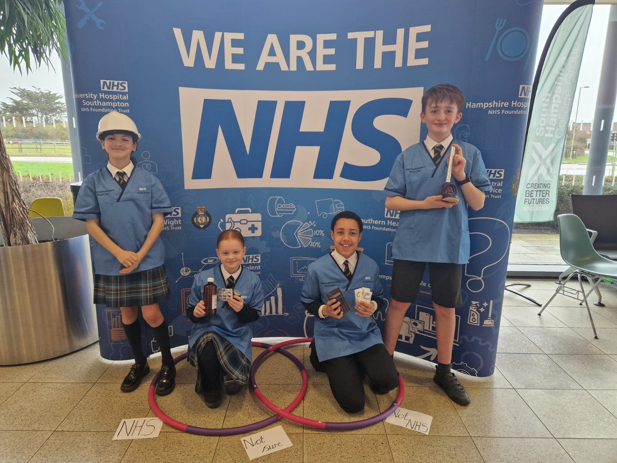 Love these pictures - #nhsworkforce of the future!

We had a great day yesterday celebrating #NationalCareersWeek with these brilliant students at the @EBPsouth Primary #STEM  fair in Lee-on-Solent!

Inquisitive minds, fantastic conversations and lots of fun!

#nhscareers #hiow