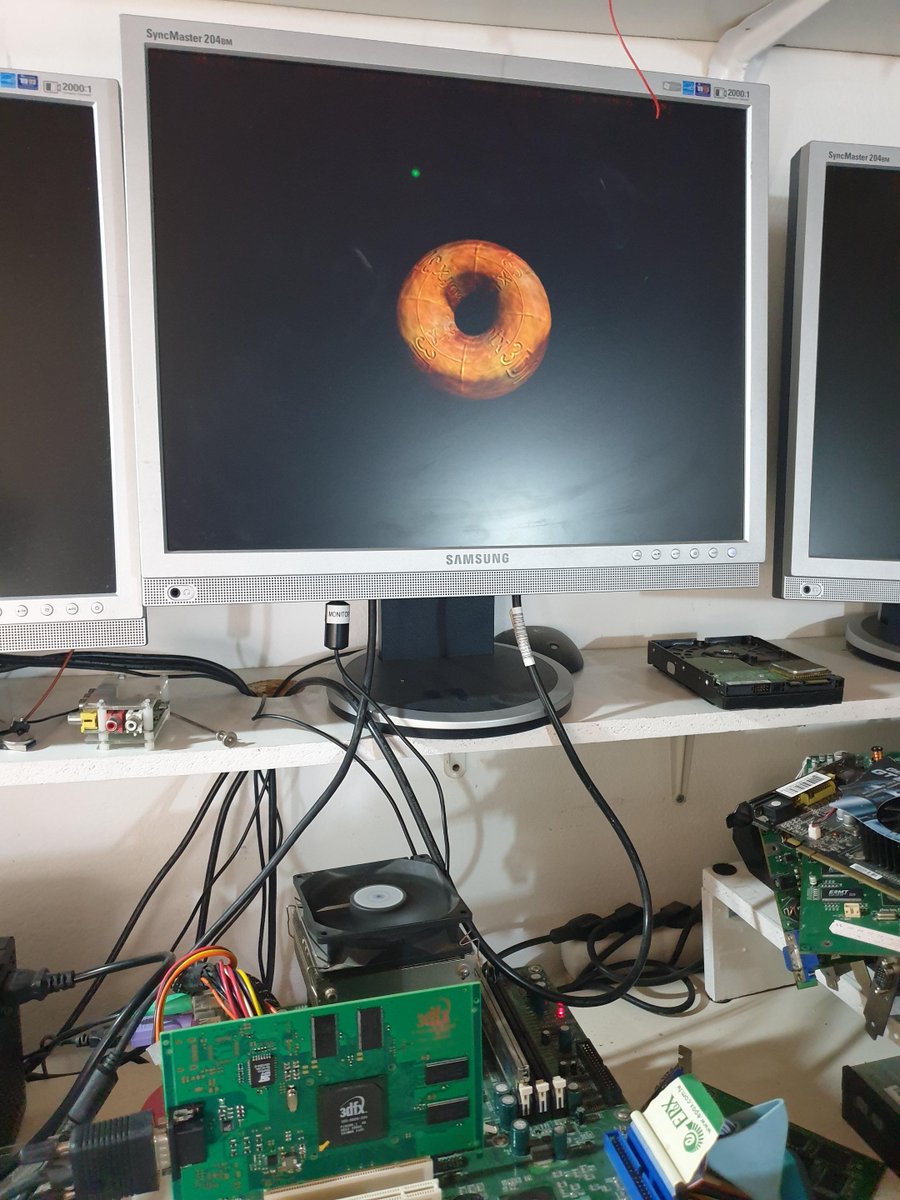 VoodooX project 3Dfx - This time yeeeesssssss!!!!! VoodooX loading windows without problems and runing  3Dfx Glide Donut demo. I still cant believe it!!! It is Amazing!!! ☺️☺️☺️