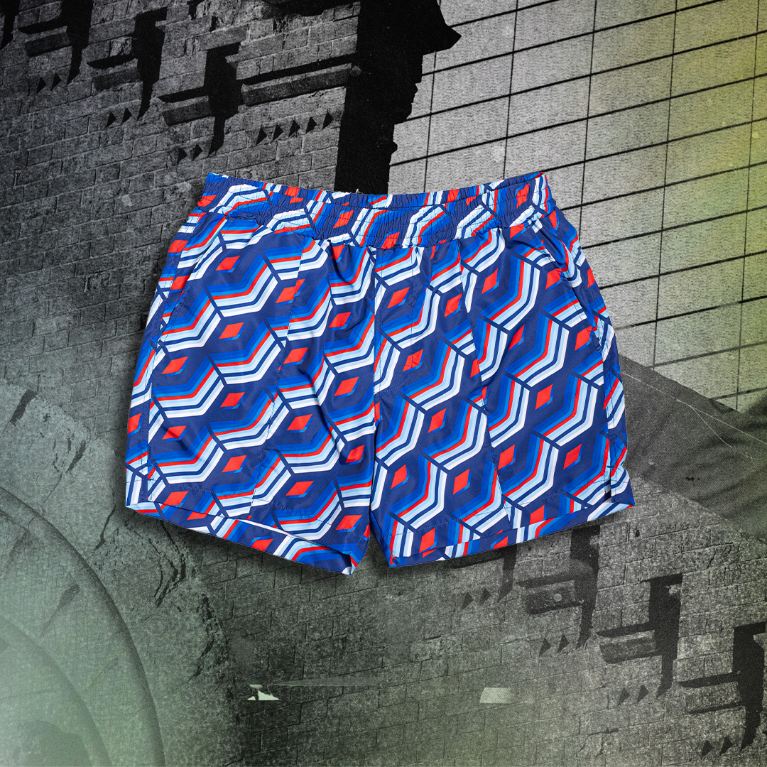 UmbroIberia's tweet image. En cada costura, una historia 🧵. 

La Colección Centenario celebra 100 años de pasión por el deporte y el diseño 🏁. 

Lleva contigo la tradición y el futuro con cada pieza. ⚽️✨

#AlwaysUmbroSince1924 #AlwaysSharp #Umbro