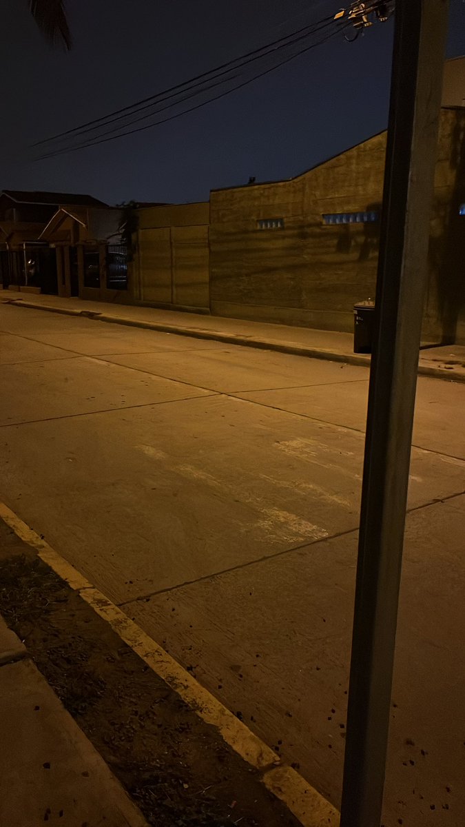 07.05 am y colectivos línea 61 Barrio Universitario CERO <a href="/TTICoquimbo/">TransporteInforma Región de Coquimbo</a> <a href="/MTTCoquimbo/">SeremiTT Región de Coquimbo</a> y por supuesto que hay gente esperando…que más hacer para poder reclamar? Dicen que al ser privados no se puede hacer nada, pero por la cantidad de gente del sector, se necesitan solución URGENTE