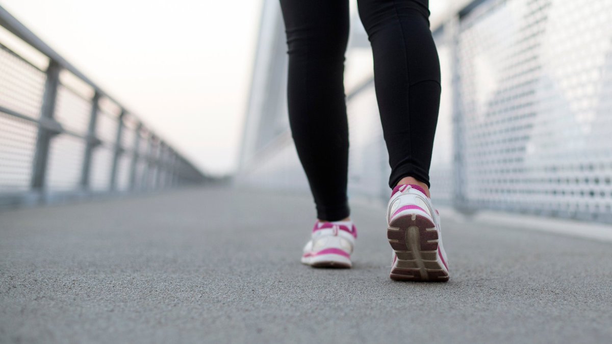 🚨 NEW #OriginalResearch 🔥 Do the associations of daily steps with mortality and incident cardiovascular disease differ by sedentary time levels? 🏃‍♀️ ➡️ A large device-based cohort study 🧐 ➡️ Could this inform future guidelines? READ HERE 👉 bit.ly/3T3FJu2
