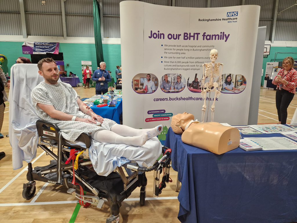 We’re at the @BucksSkillsHub #bucksskillsshow! Fantastic to be back inspiring up to 6000 young people from local schools over the two days. 🎟️ Still time to book tickets to the after school session today: eventbrite.co.uk/e/bucks-skills… #nhsjobs #nhscareers #brightfuturesatbht