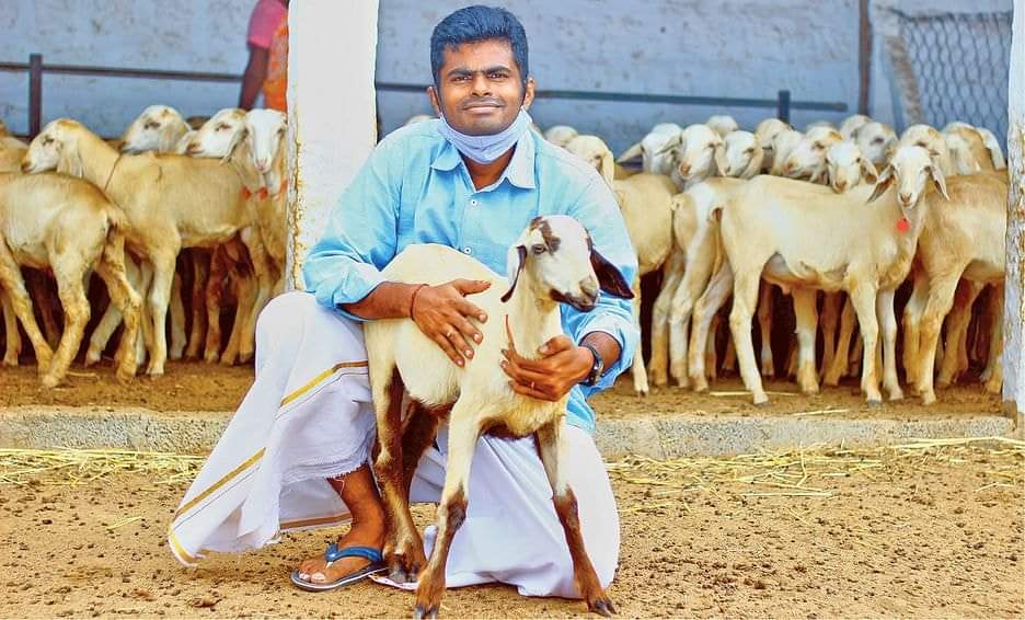 gsstalin's tweet photo. Very simple explanation about #Dravidian and #ariyan...
ஆடு மேய்க்குறவன படிச்சு IPS ஆகுடான்னு சொன்னா அது #திராவிடம்...
IPS ஆபிசரா இருந்தவன திரும்ப ஆடு மேய்க்க வெச்சா அது #ஆரியம் 😂😂😂 https://t.co/Bq2t8N9oU9