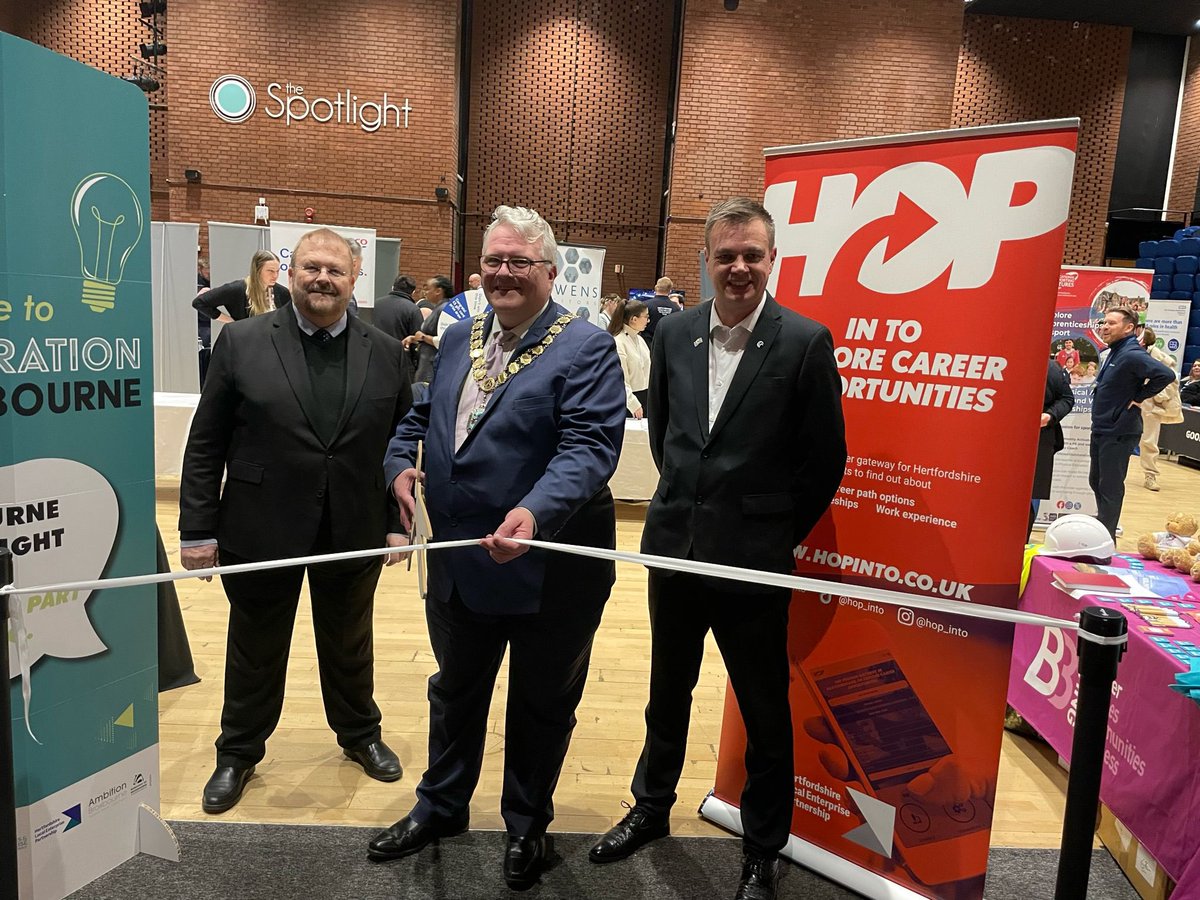 SteveWortley's tweet photo. Its launch day at #GenerationBroxbourne at @thespotlightuk
We’re here until 5.30pm today for suggestions and guidance on careers for everyone.
Great to join up with pupils from my old school @HaileyburyT @adrianhawkinshe and Broxbourne Mayor Cllr @p_seeby
@BroxbourneBC @AmbitionBrox
A free event so why not pop down?