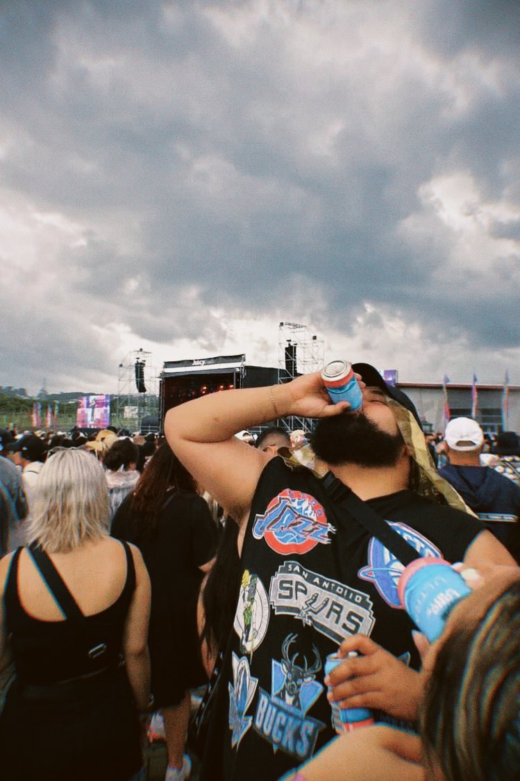 kaaitaae's tweet photo. Me but no face 🍻 https://t.co/ePv55YSMdf