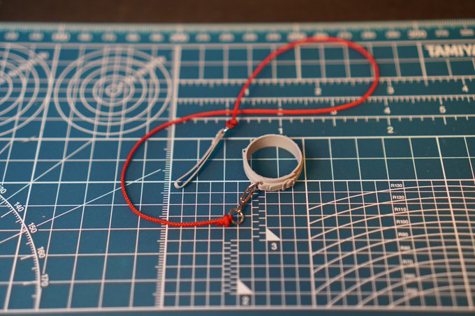 首輪&リードもまだまだ改善の余地ありですが現状はこんな感じで。手芸店とかかなり探したんですが良いサイズの丸カンが無くて少々残念。
製造時に調達し易い部材でないとイタズラにコストが上がるので。 