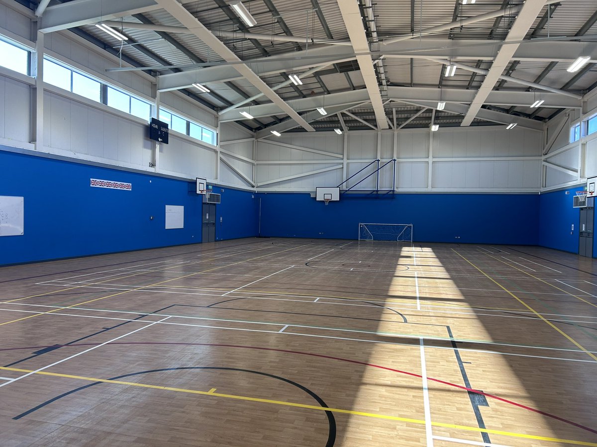 Introduced year 12 and 13 to volley-hoops in the thunder dome this morning. Great memories <a href="/JackgaddWC/">Jack Gadd</a> <a href="/LiamAJames/">Liam James</a> <a href="/AshNevins/">Ash Nevins</a>