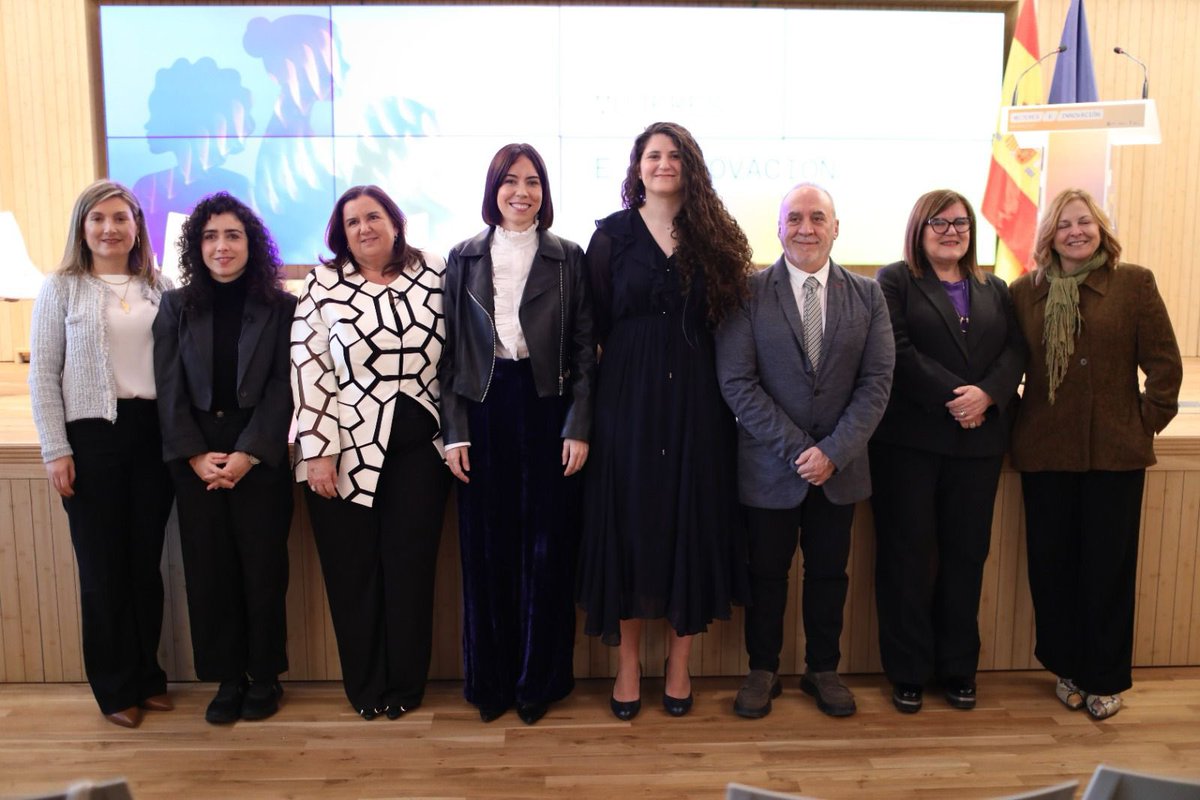 Ministerio de Ciencia, Innovación y Universidades (@cienciagob) on Twitter photo La ministra <a href="/DianaMorantR/">Diana Morant</a> ha inaugurado hoy el acto de presentación del "Informe Mujeres e Innovación 2024".
💬🗣️Hoy, hay más mujeres transformando España en un país mejor. Avanzamos hacia la igualdad de género también en la Ciencia y la Innovación.
🔗ciencia.gob.es/Noticias/2024/… La ministra <a href="/DianaMorantR/">Diana Morant</a> ha inaugurado hoy el acto de presentación del "Informe Mujeres e Innovación 2024".
💬🗣️Hoy, hay más mujeres transformando España en un país mejor. Avanzamos hacia la igualdad de género también en la Ciencia y la Innovación.
🔗ciencia.gob.es/Noticias/2024/…