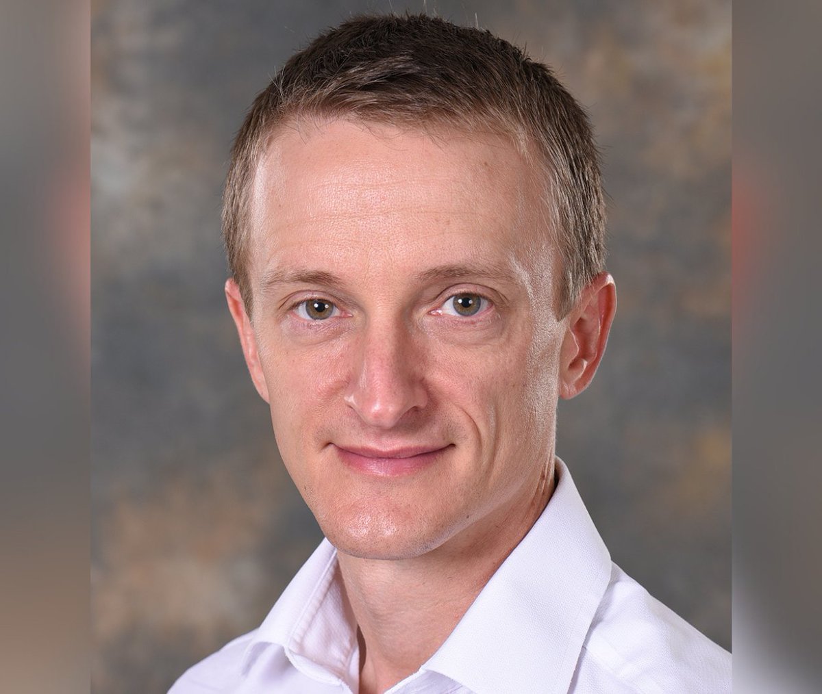 UHDB Physiotherapist Marcus Bateman has been shortlisted for a CRN Rising Star Award for his groundbreaking research into complex musculoskeletal conditions - helping to improve their treatment and care across the world⭐ Congratulations, and good luck! bit.ly/48JqxYS