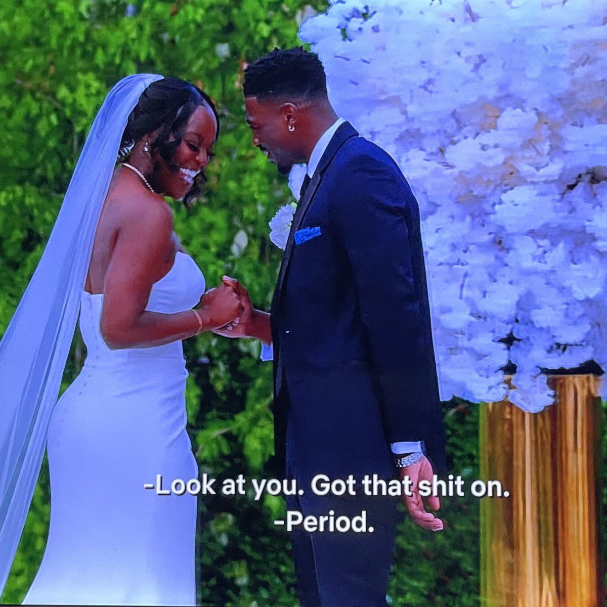 “Okay body!!!” is an unbelievably wild first thing to say to your fiance after she comes down the aisle?? 

Clay, we all knew you were only attracted to AD’s body but.. not one “you’re beautiful”?? On her wedding day??? Diabolical.

#LoveIsBlind #LoveIsBlind6