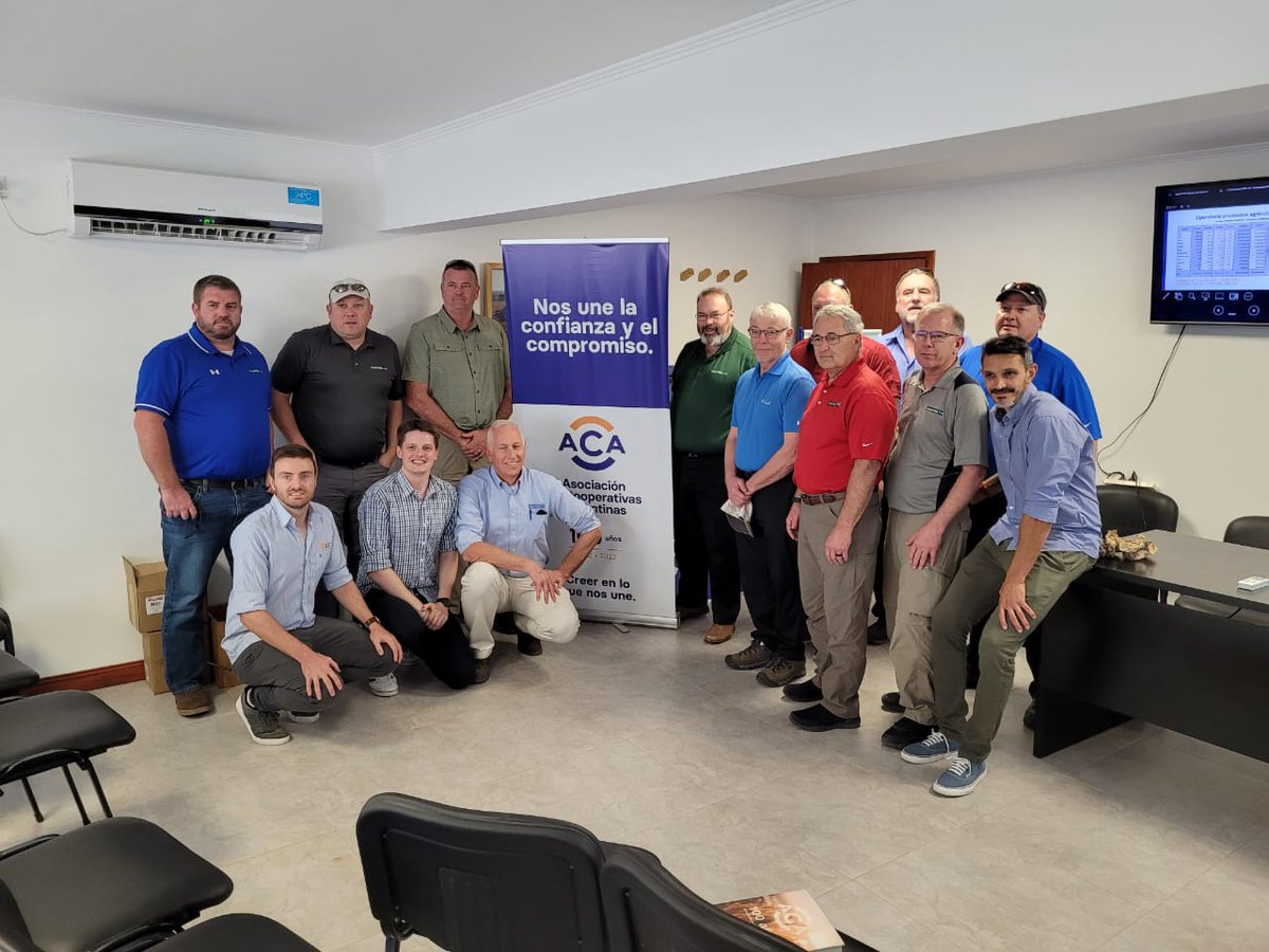 ACAcoop's tweet photo. ▶️Recibimos la visita de la Cooperativa @CrystalValleyMN de #USA. 

En #TrenqueLauquen, el equipo de operadores comerciales de #BahíaBlanca intercambió conocimientos sobre el funcionamiento de #ACA y el mercado argentino de granos. 

¡Gracias por la visita! 🤝 https://t.co/1iPN2swySU