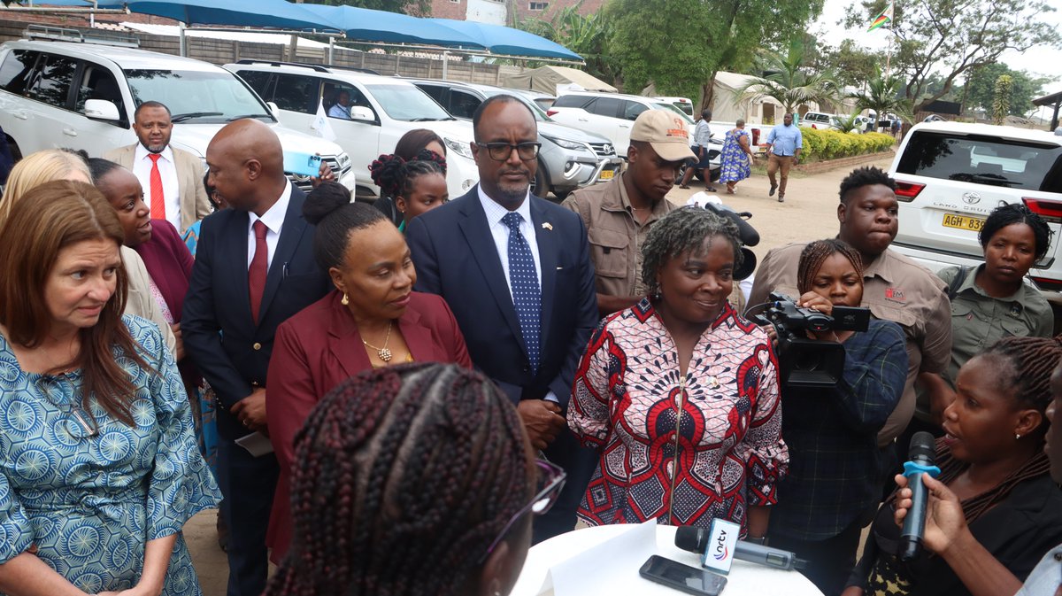 Minister Monica Mutsvangwa during the visit to Mbare Polyclinic, acknowledged women's health as critical to the country's development. She expressed joy that women were delivering in safe spaces, thanks to partnership by @WorldBankAfrica @cohsunshinecity @MoHCCZim @CordaidZim